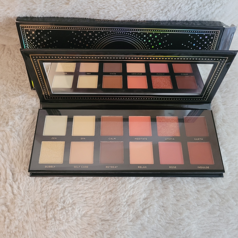 Ace Beaute Serenity Eyeshadow Palette